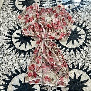 Val Mode Vintage Lingerie Pink and White Floral Robe with Cream Satin Trim